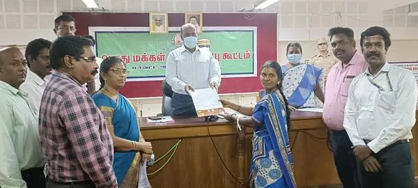 MGP Loan Order Presented to VKP Beneficiaries in Cuddalore