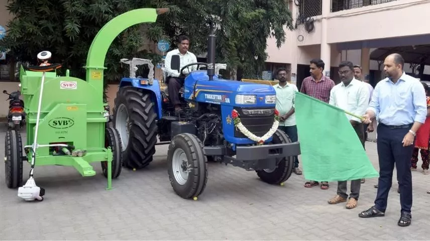 Erode Collector Inaugurates Briquette making machine at Hasanur